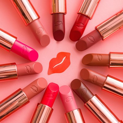 Makeup Revolution Rtěnka Satin Kiss lipsticks